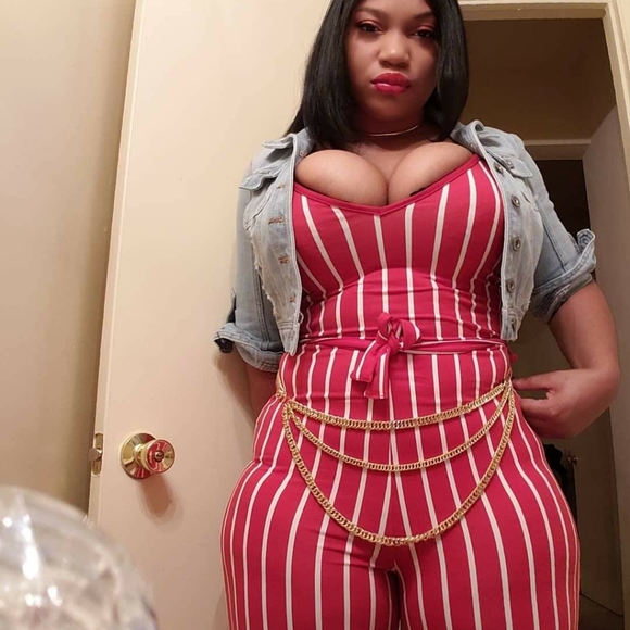 Red and white jumpsuit - Picture 3 of 4